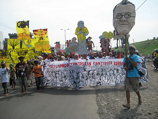 Figure 1: Parade for Taring Padi Lapindo Commemoration Project  (Photo courtesy of Taring Padi)